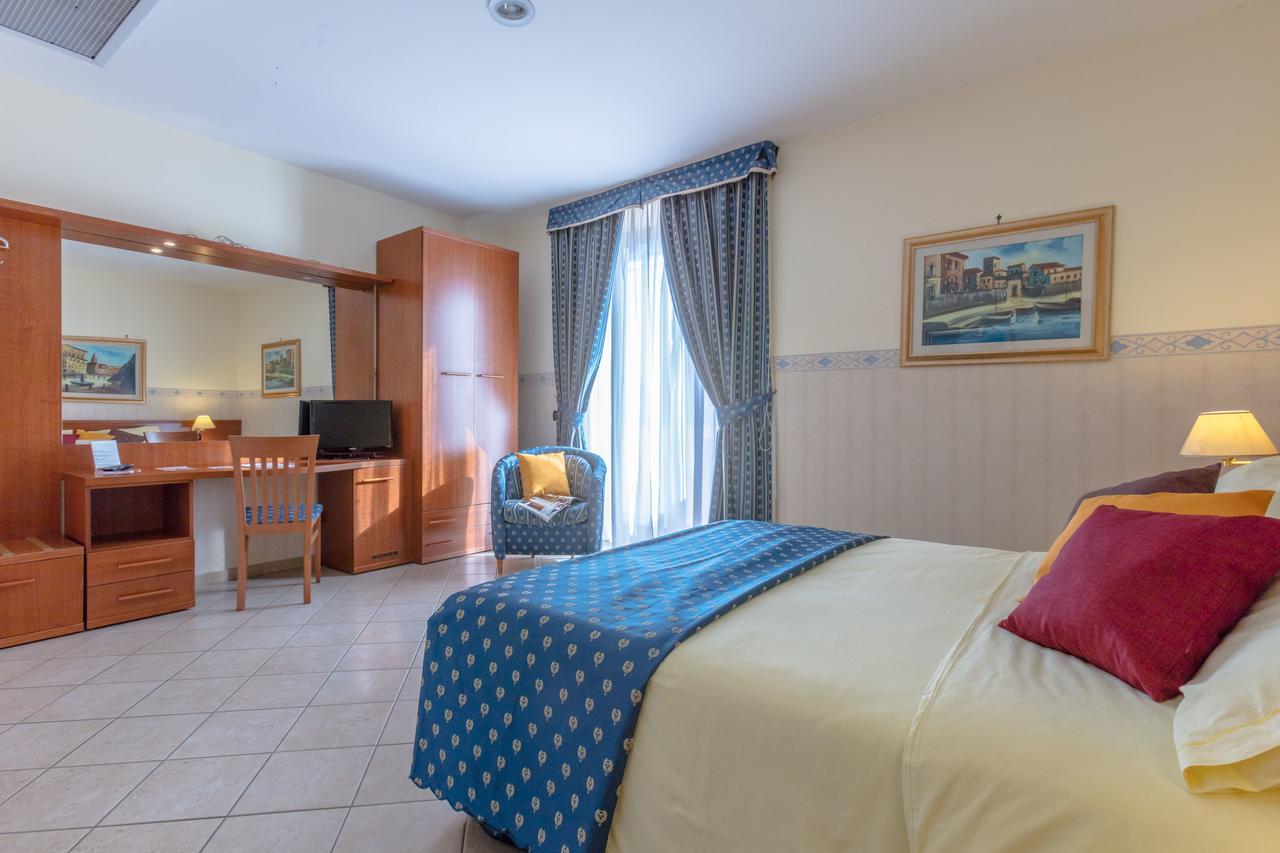 Hotel Traiano Civitavecchia Exteriér fotografie